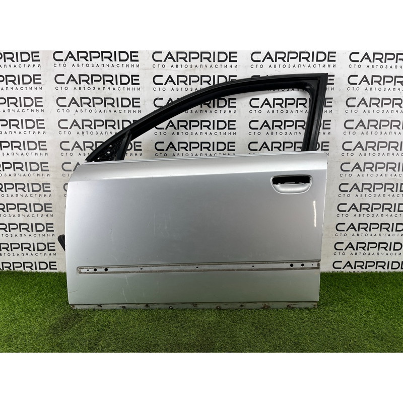 Дверь голая (наружные элементы кузова) AUDI A4 B6 2.4BDV 8E0831051