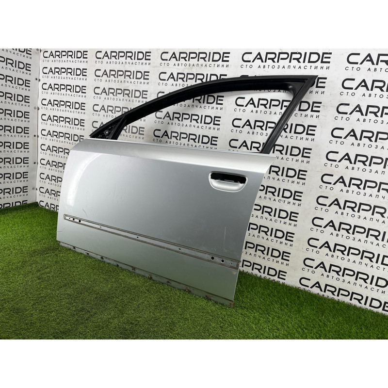 Дверь голая (наружные элементы кузова) AUDI A4 B6 2.4BDV 8E0831051