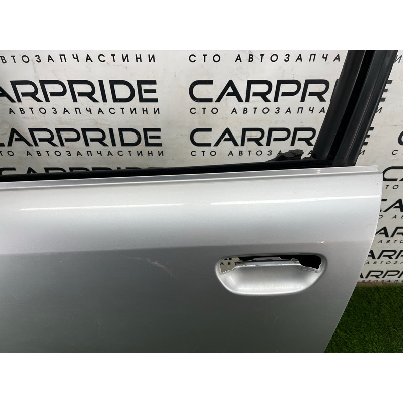 Дверь голая (наружные элементы кузова) AUDI A4 B6 2.4BDV 8E0831051