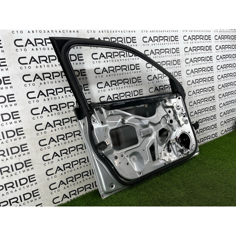 Дверь голая (наружные элементы кузова) AUDI A4 B6 2.4BDV 8E0831051