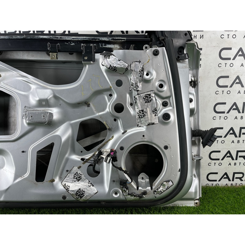 Дверь голая (наружные элементы кузова) AUDI A4 B6 2.4BDV 8E0831051