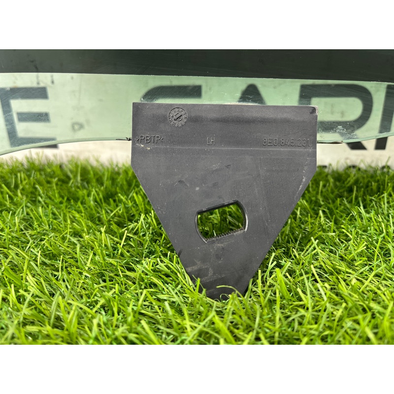 Стекло (кузов и элементы) AUDI A4 B6 2.4BDV 8E0845021D