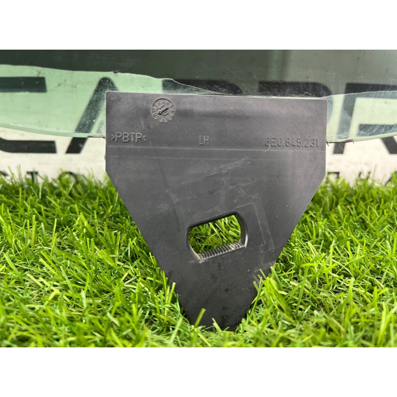 Стекло (кузов и элементы) AUDI A4 B6 2.4BDV 8E0845021D