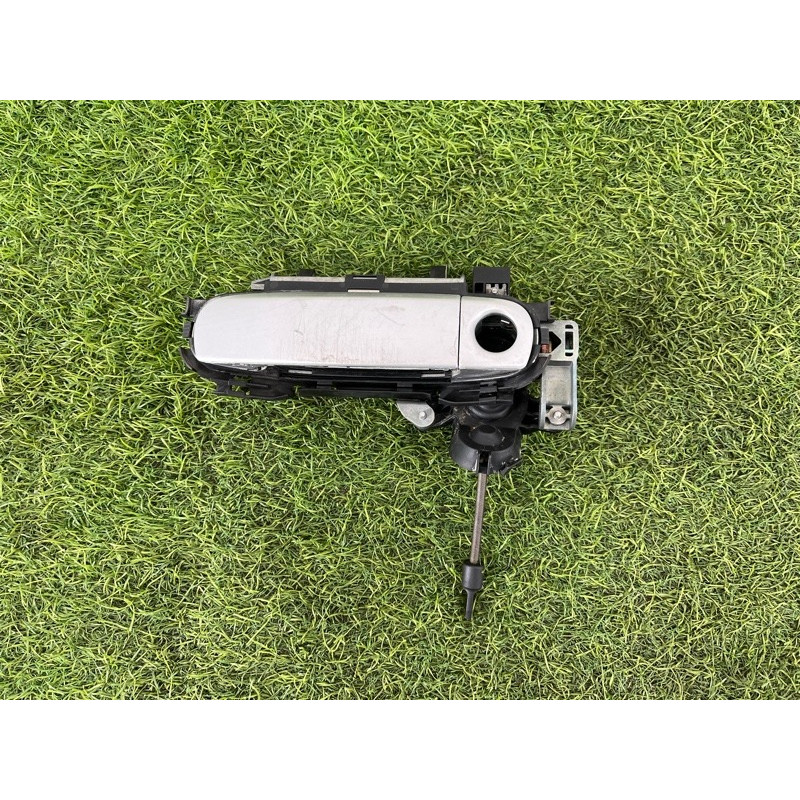 Ручка двери внешняя (кузов и элементы) AUDI A4 B6 2.4BDV 8E1837207