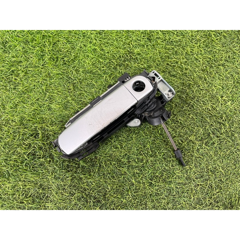 Ручка двери внешняя (кузов и элементы) AUDI A4 B6 2.4BDV 8E1837207