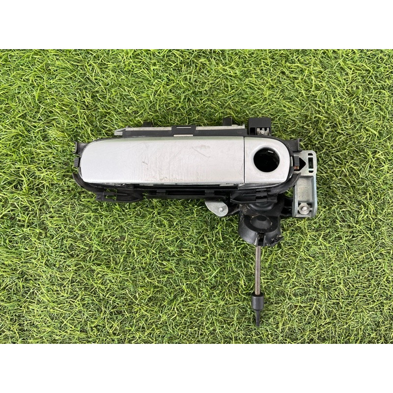 Ручка двери внешняя (кузов и элементы) AUDI A4 B6 2.4BDV 8E1837207