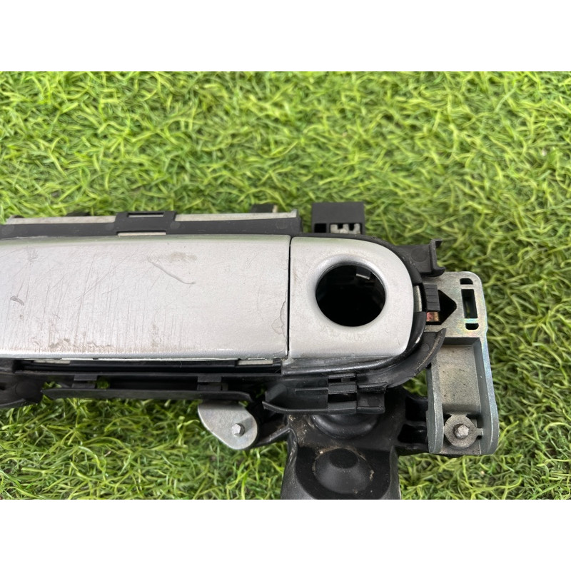 Ручка двери внешняя (кузов и элементы) AUDI A4 B6 2.4BDV 8E1837207