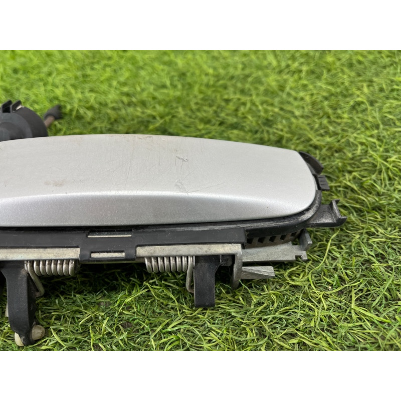 Ручка двери внешняя (кузов и элементы) AUDI A4 B6 2.4BDV 8E1837207