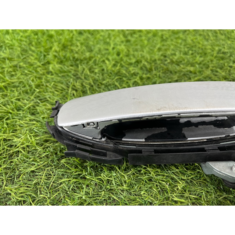 Ручка двери внешняя (кузов и элементы) AUDI A4 B6 2.4BDV 8E1837207