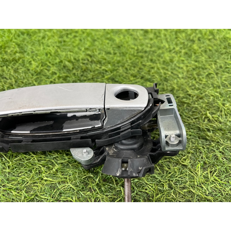 Ручка двери внешняя (кузов и элементы) AUDI A4 B6 2.4BDV 8E1837207