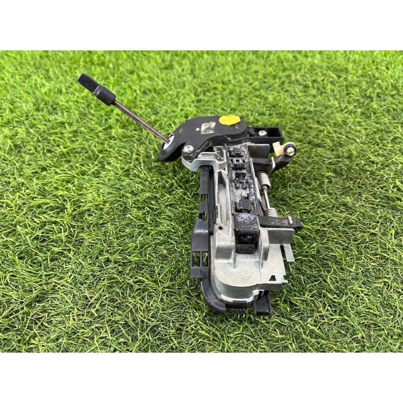 Ручка двери внешняя (кузов и элементы) AUDI A4 B6 2.4BDV 8E1837207