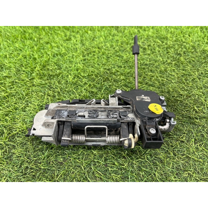 Ручка двери внешняя (кузов и элементы) AUDI A4 B6 2.4BDV 8E1837207