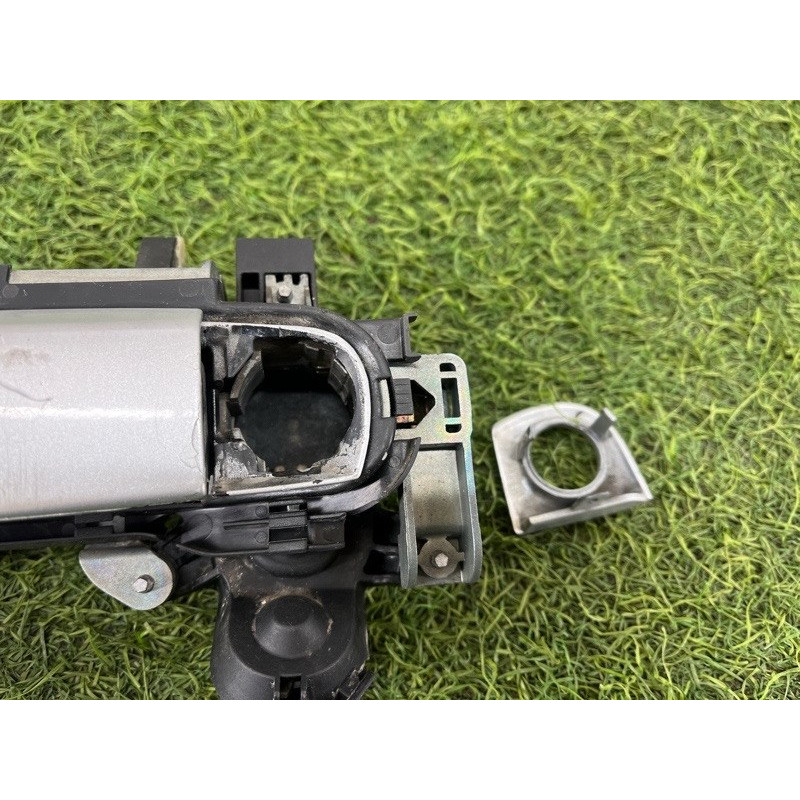 Ручка двери внешняя (кузов и элементы) AUDI A4 B6 2.4BDV 8E1837207