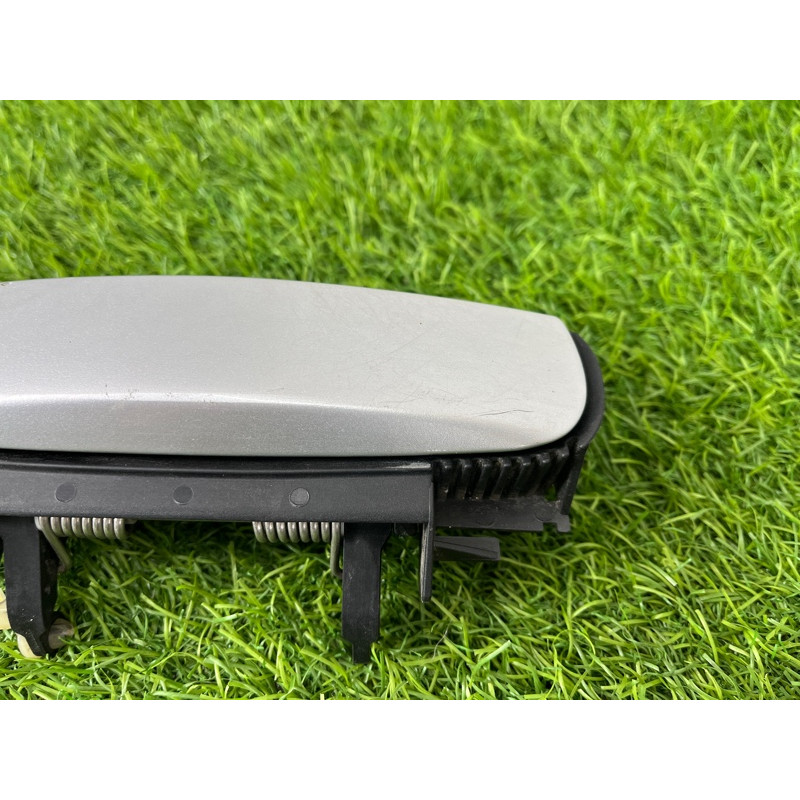 Ручка двери внешняя (кузов и элементы) AUDI A4 B6 2.4BDV 8E0839207