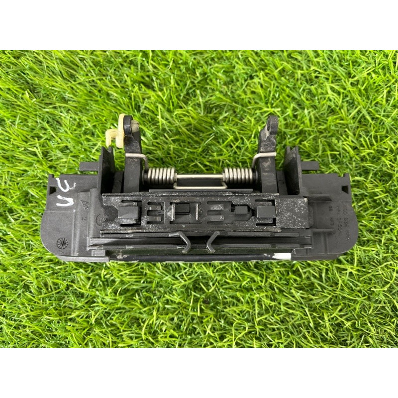 Ручка двери внешняя (кузов и элементы) AUDI A4 B6 2.4BDV 8E0839207