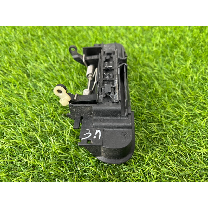 Ручка двери внешняя (кузов и элементы) AUDI A4 B6 2.4BDV 8E0839207