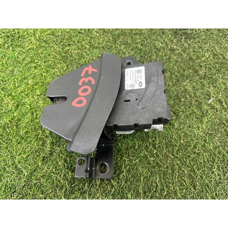 Замок багажника (кузов и элементы) LAND ROVER Range Rover L405 2016 5.0 LR072585