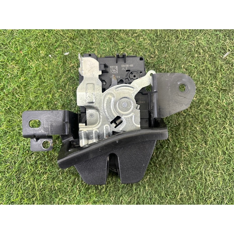 Замок багажника (кузов и элементы) LAND ROVER Range Rover L405 2016 5.0 LR072585