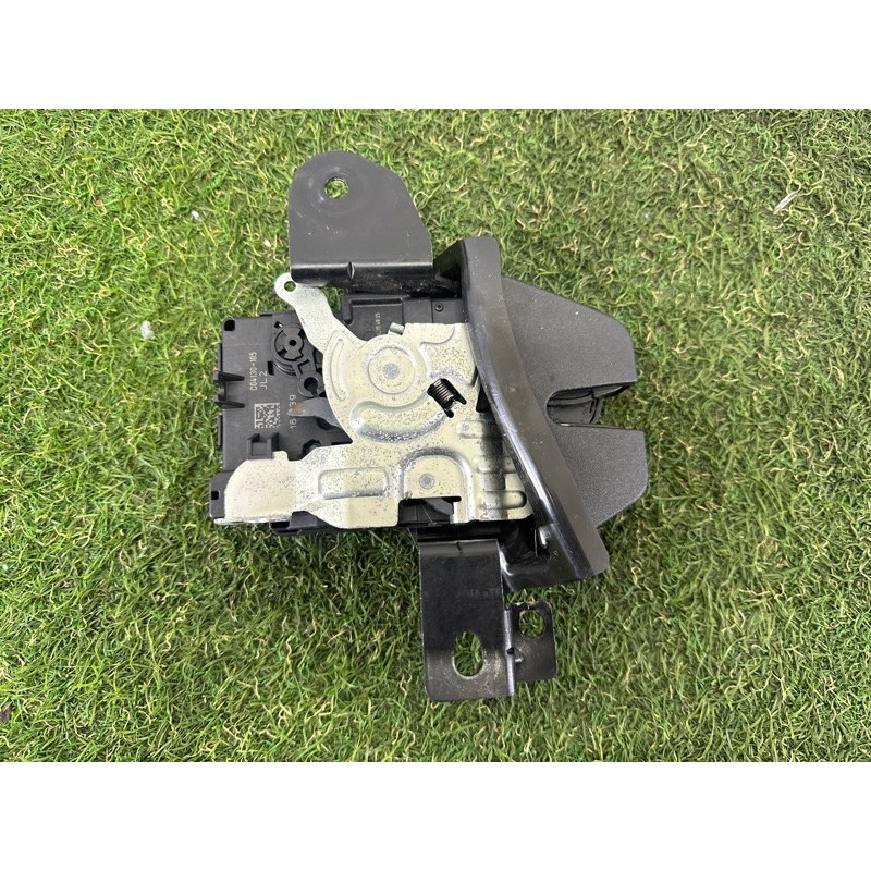 Замок багажника (кузов и элементы) LAND ROVER Range Rover L405 2016 5.0 LR072585