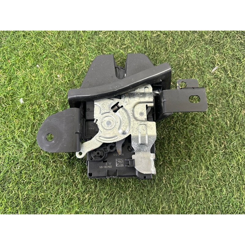 Замок багажника (кузов и элементы) LAND ROVER Range Rover L405 2016 5.0 LR072585