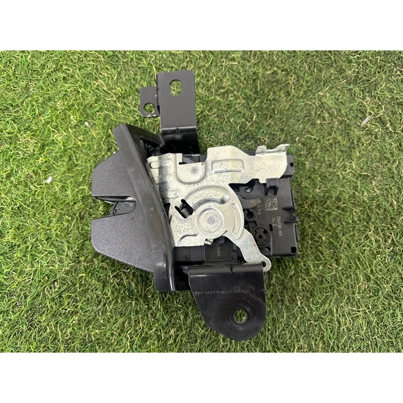 Замок багажника (кузов и элементы) LAND ROVER Range Rover L405 2016 5.0 LR072585