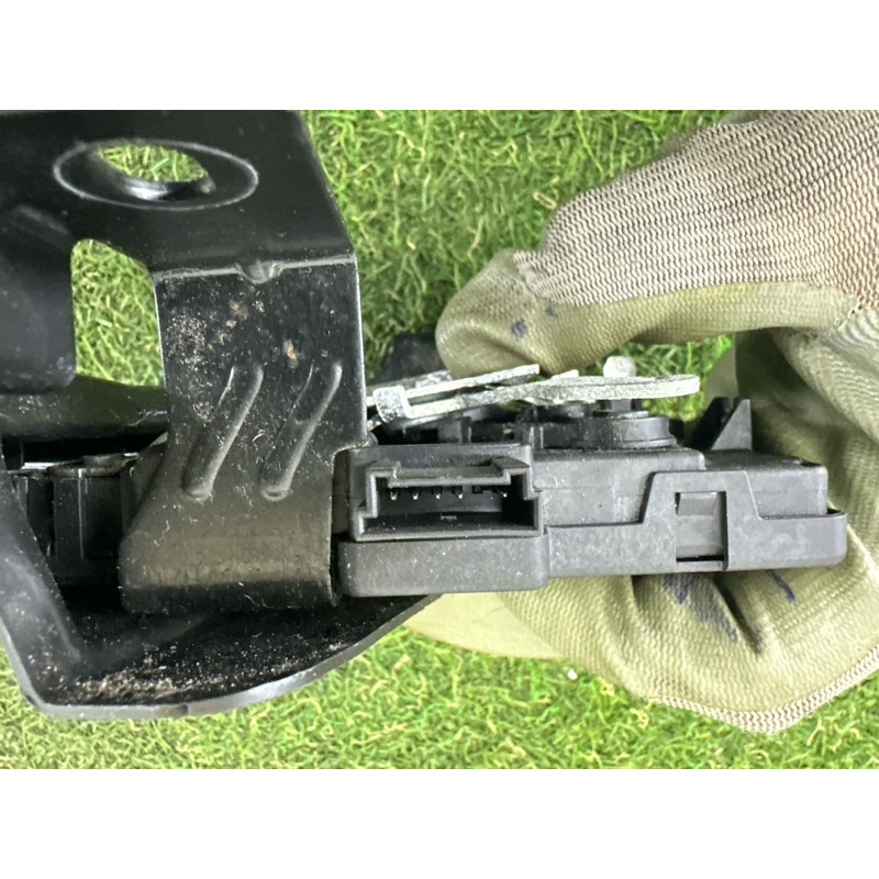 Замок багажника (кузов и элементы) LAND ROVER Range Rover L405 2016 5.0 LR072586