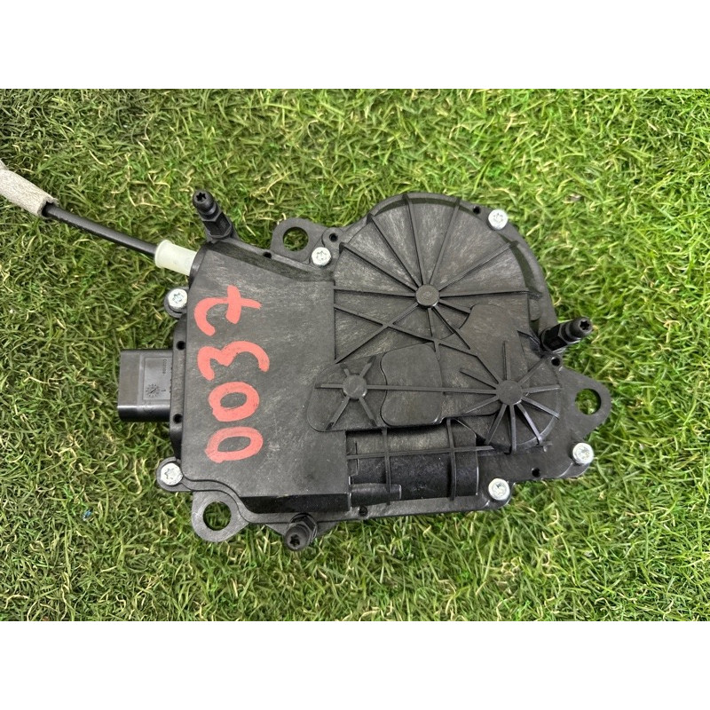 Привод замка багажника (электрика) LAND ROVER Range Rover L405 2016 5.0 LR090183