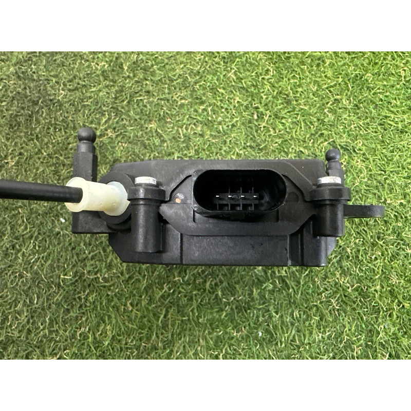 Привод замка багажника (электрика) LAND ROVER Range Rover L405 2016 5.0 LR090183