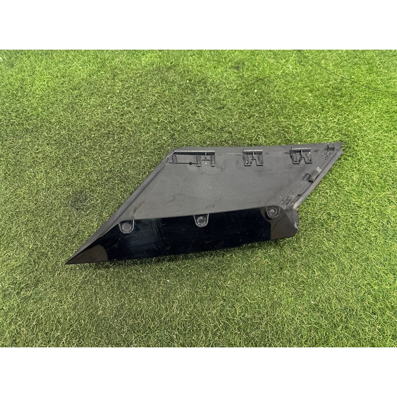 Накладка стойки (кузов и элементы) LAND ROVER Range Rover Evoque L538 2016 2.0 LR048703