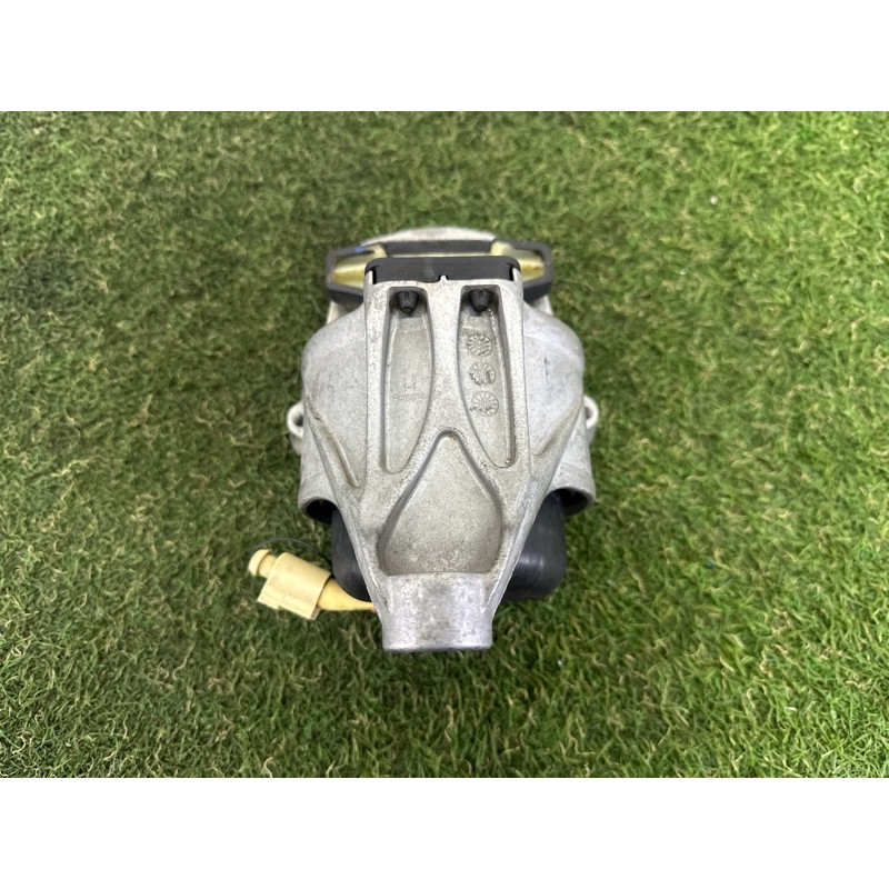 Подушка двигателя (двигатель и элементы) AUDI A4 B9 2017 2.0 TFSI 8W0199372CN