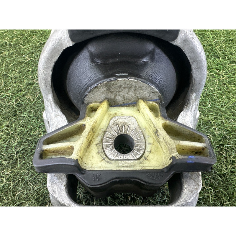 Подушка двигателя (двигатель и элементы) AUDI A4 B9 2017 2.0 TFSI 8W0199372CN