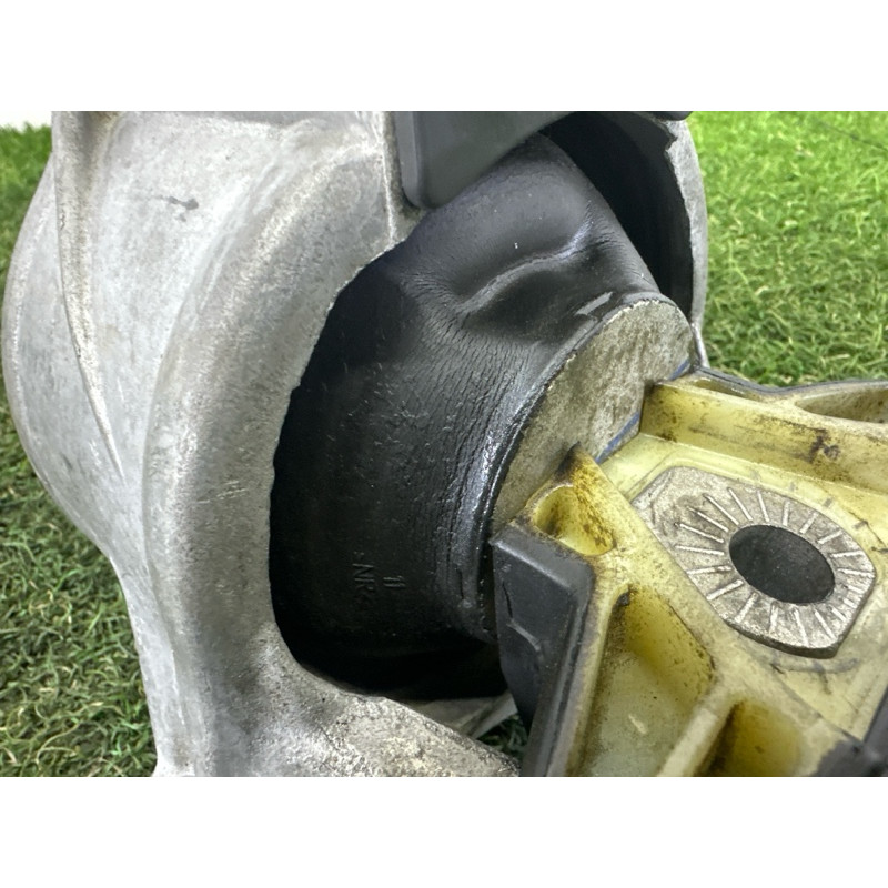 Подушка двигателя (двигатель и элементы) AUDI A4 B9 2017 2.0 TFSI 8W0199372CN