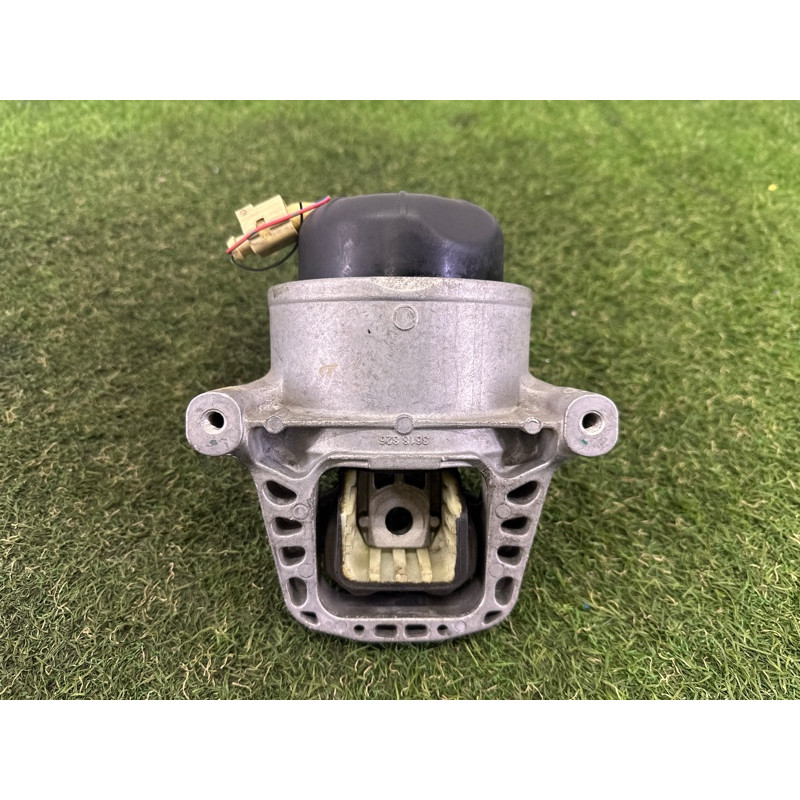 Подушка двигателя (двигатель и элементы) AUDI A4 B9 2017 2.0 TFSI 8W0199372CN