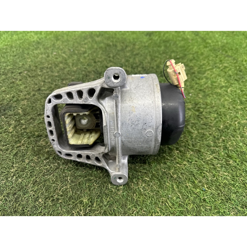 Подушка двигателя (двигатель и элементы) AUDI A4 B9 2017 2.0 TFSI 8W0199372CN