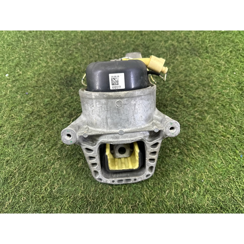 Подушка двигателя (двигатель и элементы) AUDI A4 B9 2017 2.0 TFSI 8W0199371BH