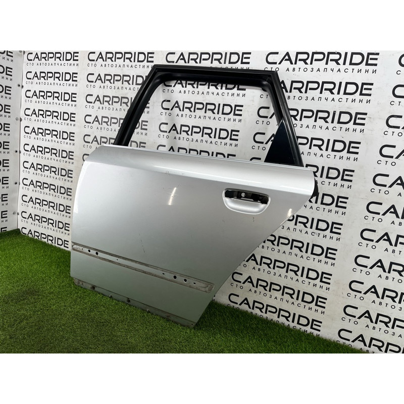 Дверь голая (наружные элементы кузова) AUDI A4 B6 2.4BDV 8E0833051