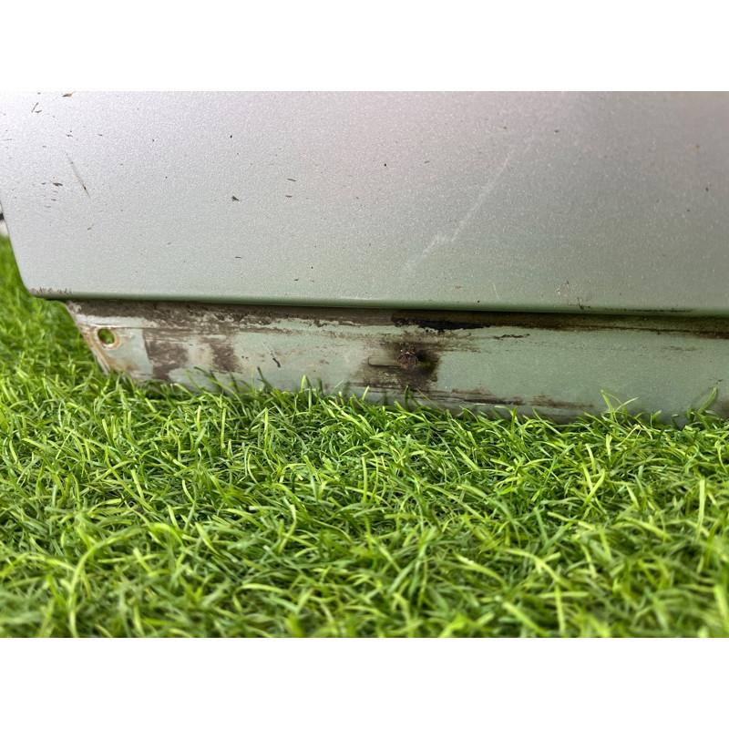 Дверь голая (наружные элементы кузова) AUDI A4 B6 2.4BDV 8E0833051