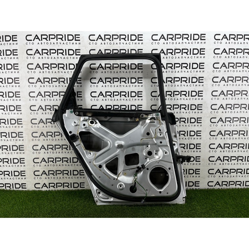 Дверь голая (наружные элементы кузова) AUDI A4 B6 2.4BDV 8E0833051