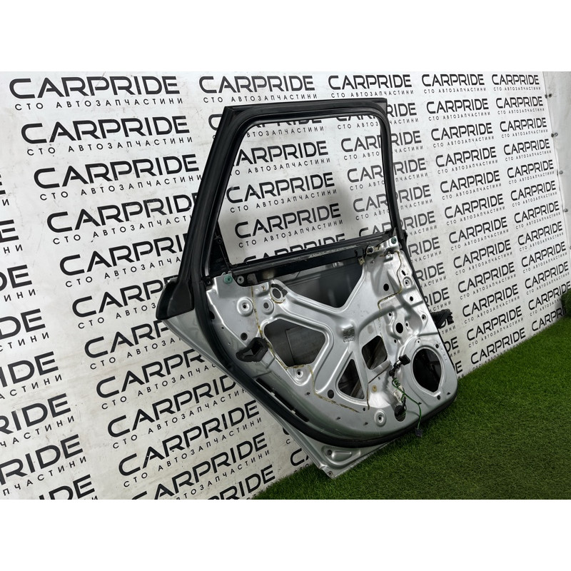 Дверь голая (наружные элементы кузова) AUDI A4 B6 2.4BDV 8E0833051