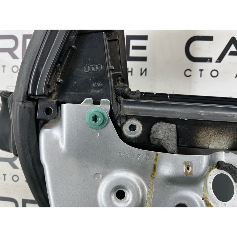 Дверь голая (наружные элементы кузова) AUDI A4 B6 2.4BDV 8E0833051