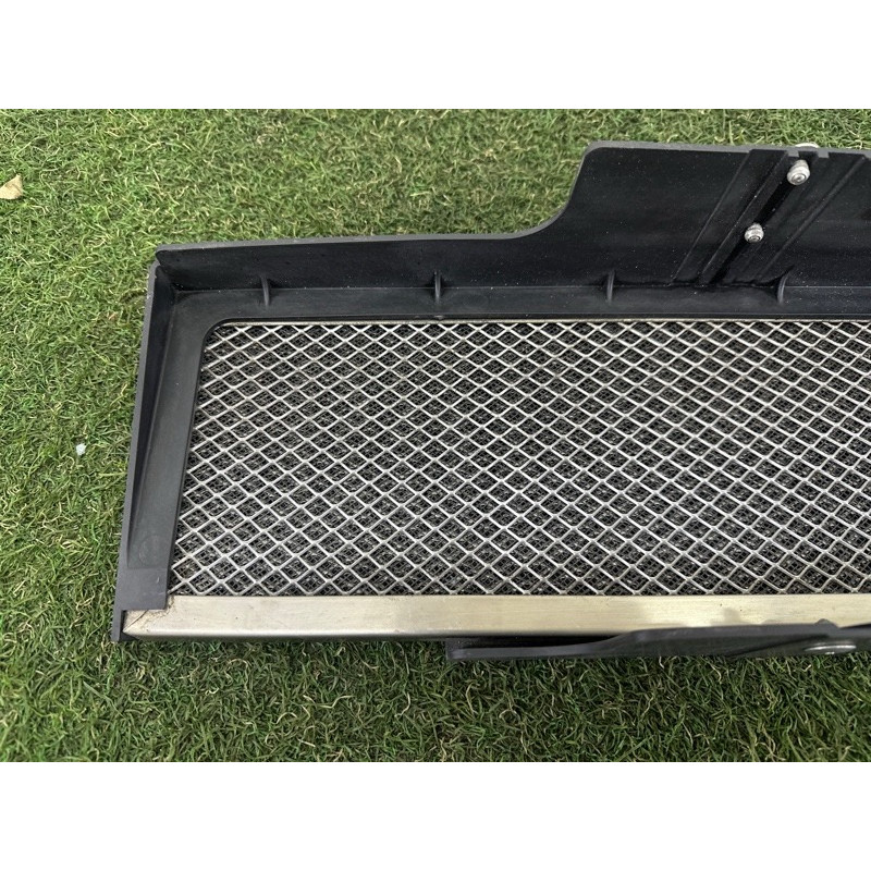 Решетка радиатора (наружные элементы кузова) LAND ROVER Range Rover Evoque L538 2016 2.0 LR072623