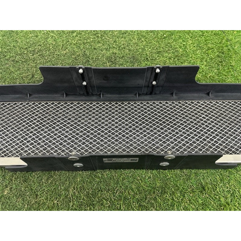 Решетка радиатора (наружные элементы кузова) LAND ROVER Range Rover Evoque L538 2016 2.0 LR072623