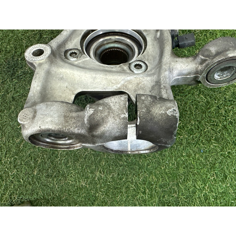 Поворотный кулак (подвеска) AUDI A4 B9 2017 2.0 TFSI 8W0407253F