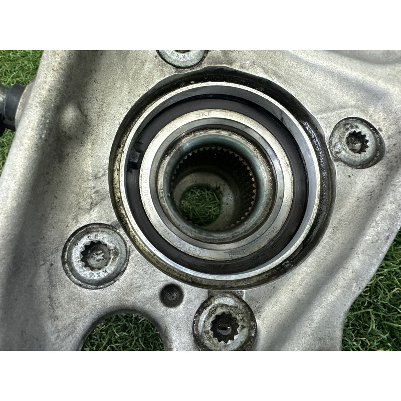 Поворотный кулак (подвеска) AUDI A4 B9 2017 2.0 TFSI 8W0407253F