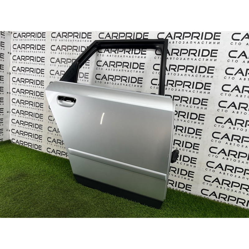 Дверь голая (наружные элементы кузова) AUDI A4 B6 2.4BDV 8E0833052