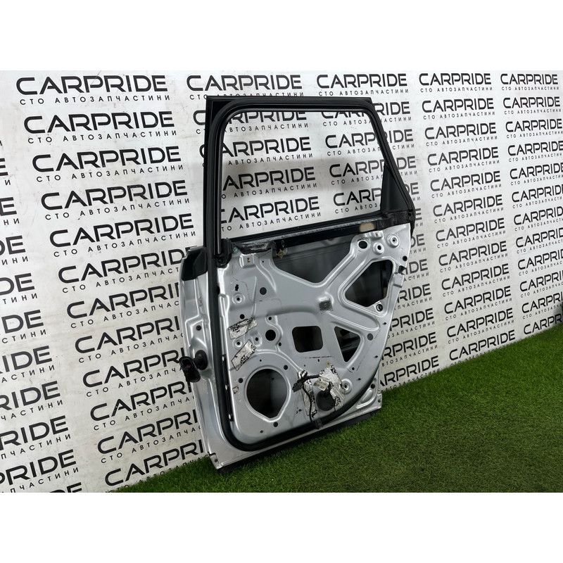 Дверь голая (наружные элементы кузова) AUDI A4 B6 2.4BDV 8E0833052