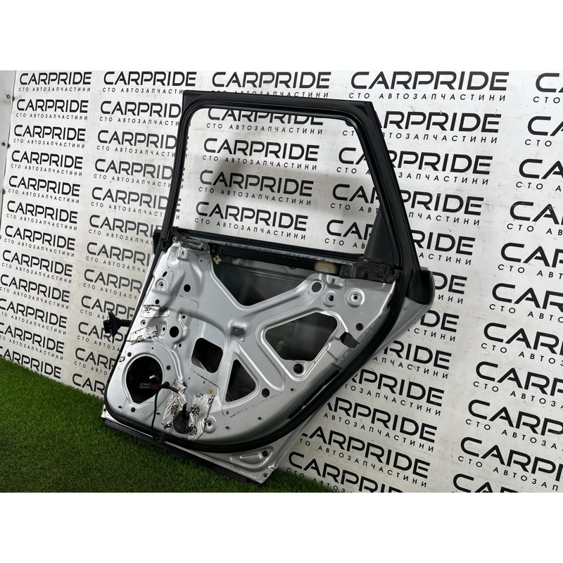 Дверь голая (наружные элементы кузова) AUDI A4 B6 2.4BDV 8E0833052