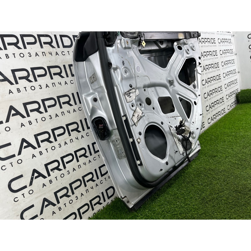 Дверь голая (наружные элементы кузова) AUDI A4 B6 2.4BDV 8E0833052