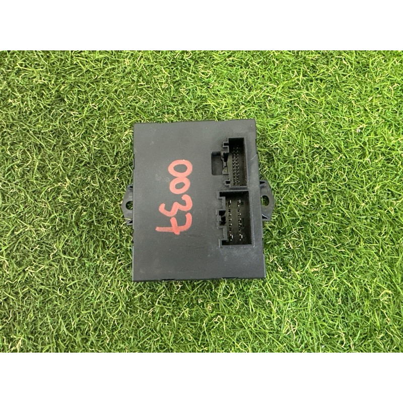 Блок управления крышки багажника (электрика / блоки управления) LAND ROVER Range Rover L405 2016 5.0 LR074625