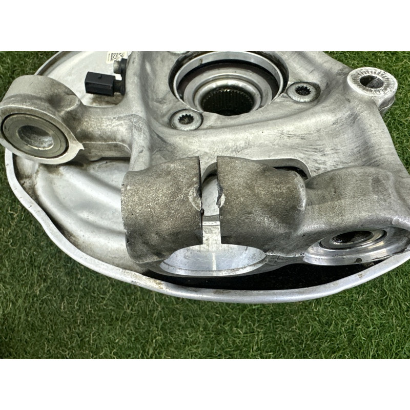 Поворотный кулак (подвеска) AUDI A4 B9 2017 2.0 TFSI 8W0407254F